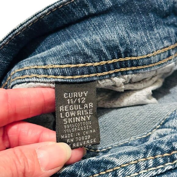 Twentyone Black by Rue 21 Med Wash Distressed Curvy Low Rise Skinny Jeans - 11 - Picture 8 of 14